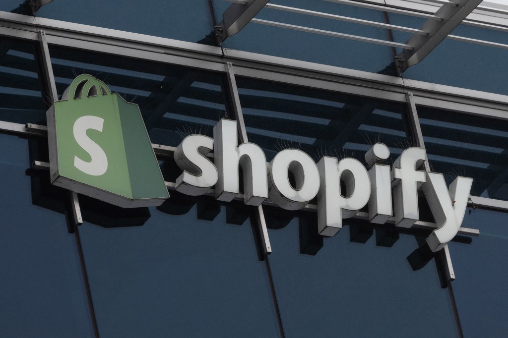 Shopify开放结账环节，AI智能体可直接下单 封面图