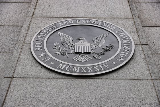AI对冲基金遭监管调查引发行业警示