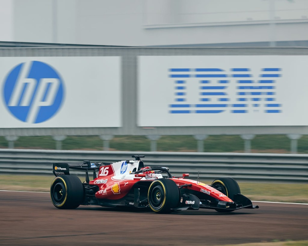 法拉利携手IBM AI打造超跑粉丝新体验