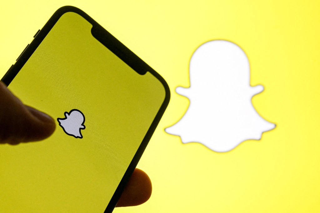 Snapchat调整策略不再推荐纯AI生成内容 封面图