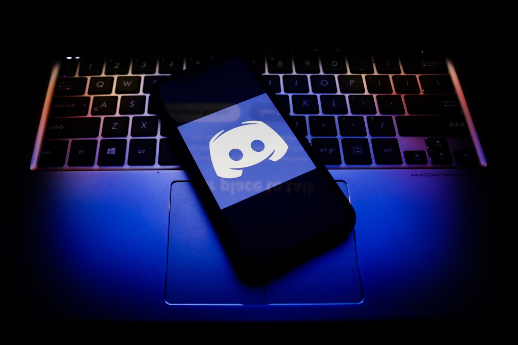 Discord承认AI审核误封八千用户 封面图