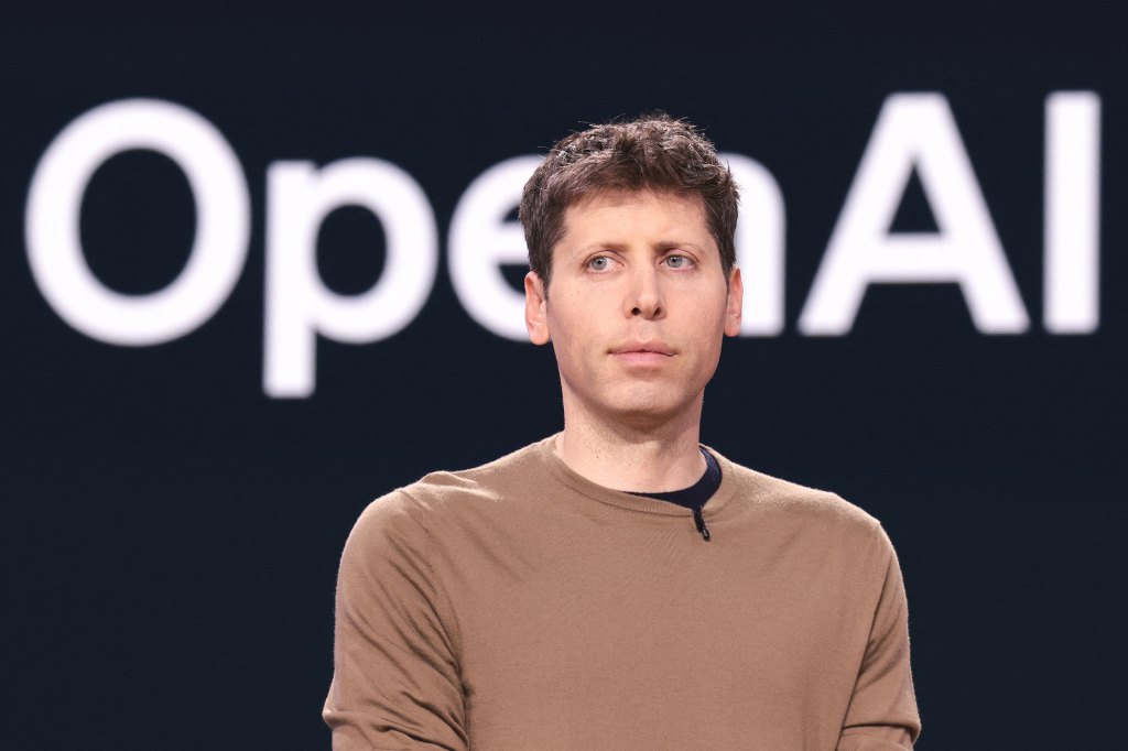 开源大模型引发争议：OpenAI的担忧与市场博弈 封面图