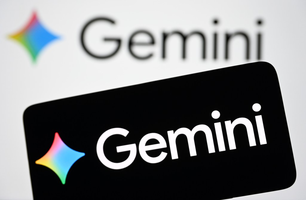 安卓AI升级：Gemini代理操作与自然语言编程