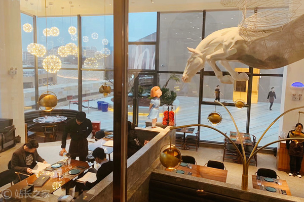 AI赋能：一分钟创建虚拟餐厅品牌