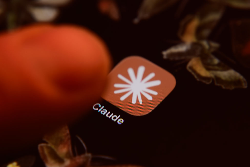 Claude输出加水印引发用户激烈争论 封面图