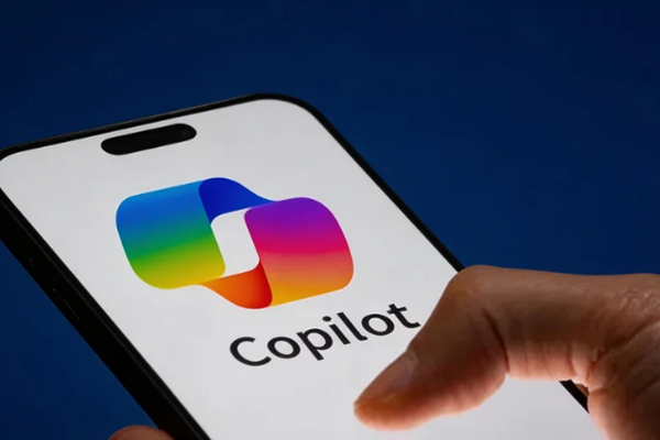 微软确认开发Copilot AI超级应用 封面图