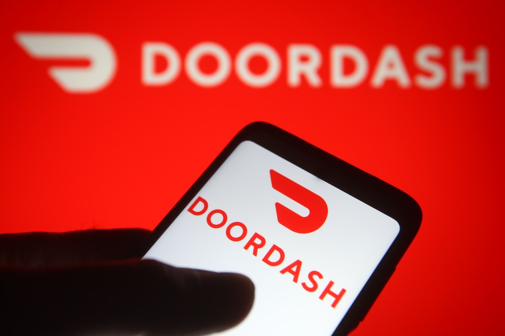 DoorDash推出AI工具加速商家入驻与菜品图片编辑
