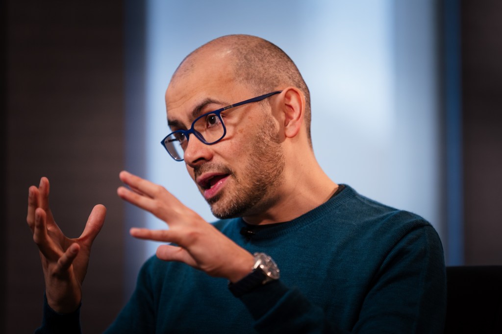 DeepMind CEO提议建立前沿AI独立标准机构 封面图